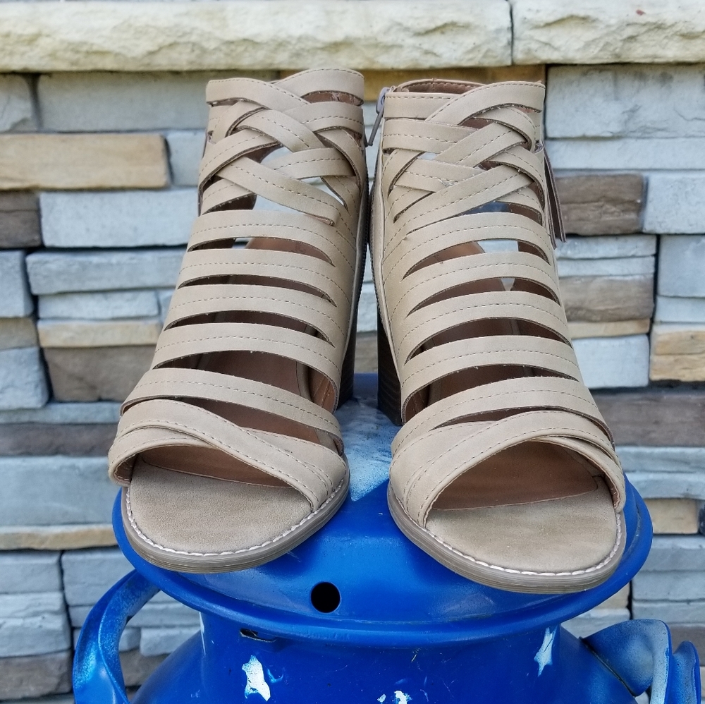 Universal Thread Block Heeled Sandals